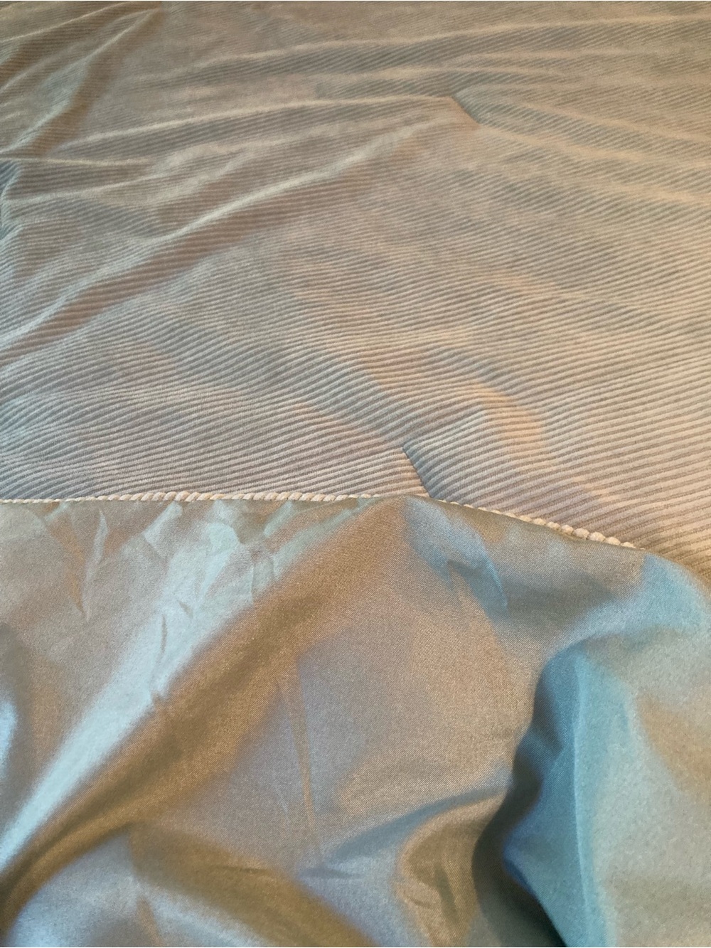 LN Room Essentials Pale Green Twin Comforter - Picture 5 of 5